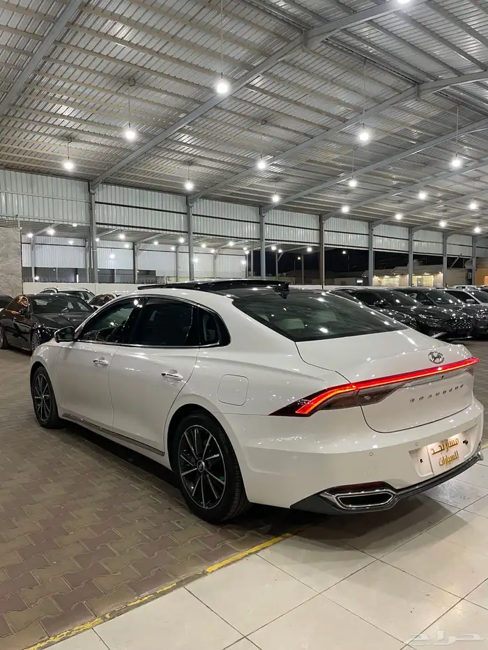 ازيرا موديل 2023فل كامل V4 9