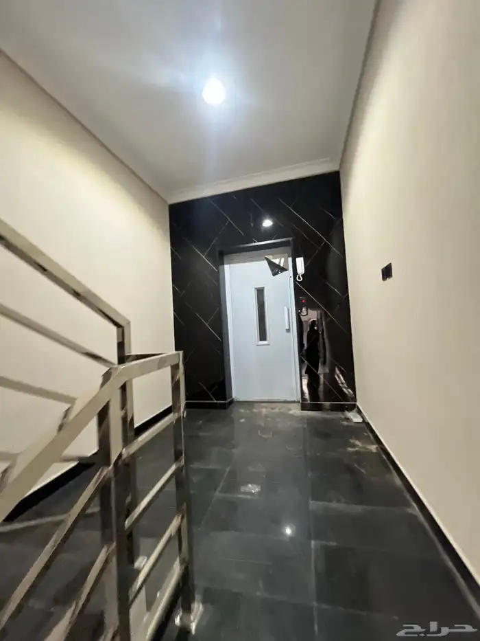 للبيع شقه دور ثاني الريان 520 8