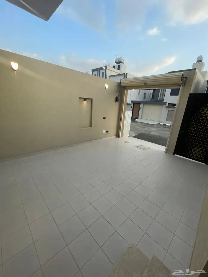 للبيع ارواف ارضيه وارواف علويه تشطيب فندقي ابها المحاله 29