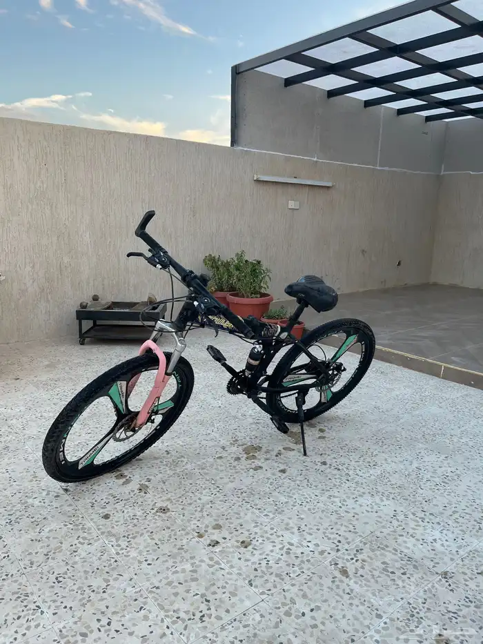 سيكل ترك السيكل له سنه معي ما يشكي من شي   هذا رقم 1