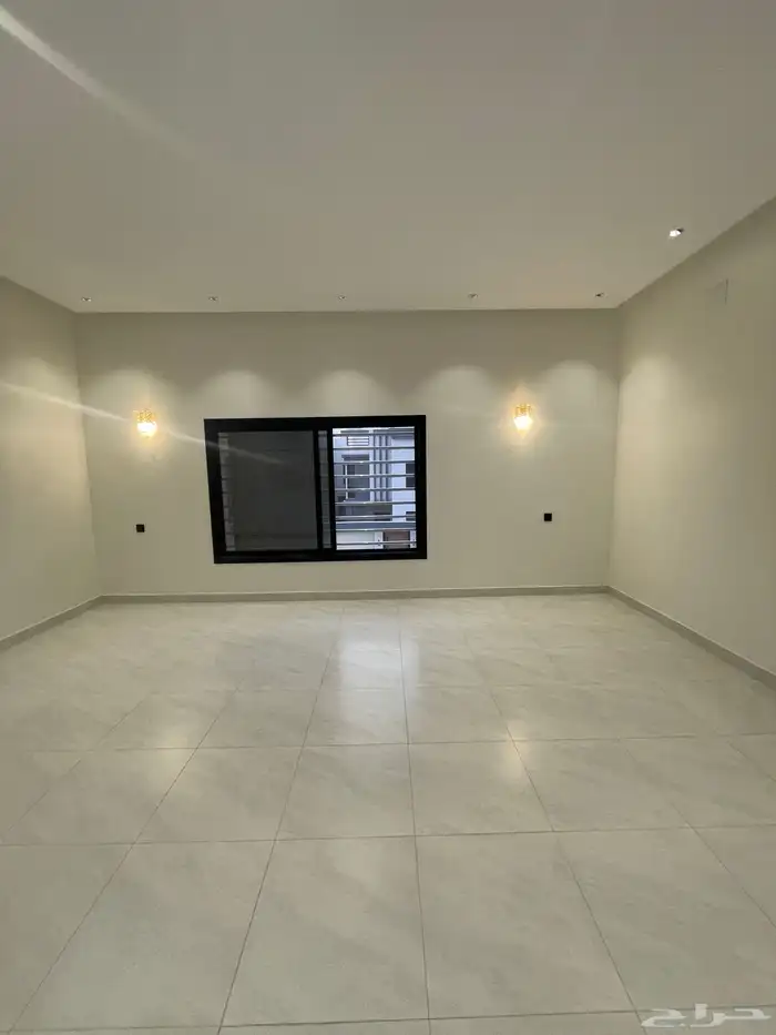 للبيع ارواف ارضيه وارواف علويه تشطيب فندقي ابها المحاله 35