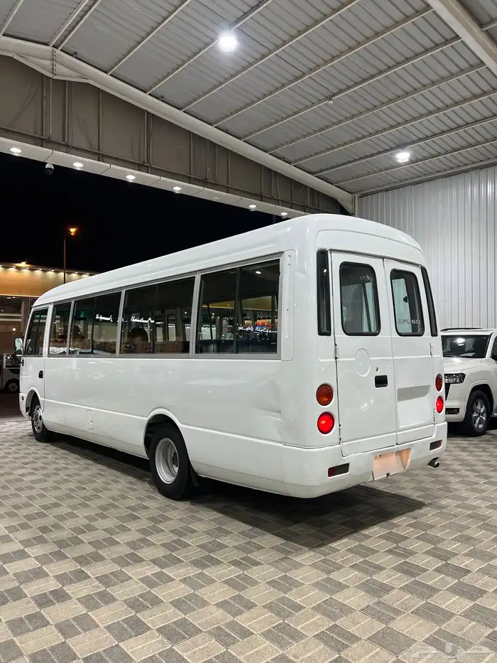 للبيع باص ميتسوبيشي روزا ديزل موديل 2014 مخزن 30 راكب 3