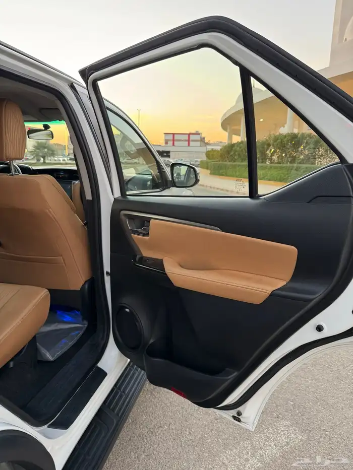 فورشنر 2023 6 سلندر VX سعودي 68