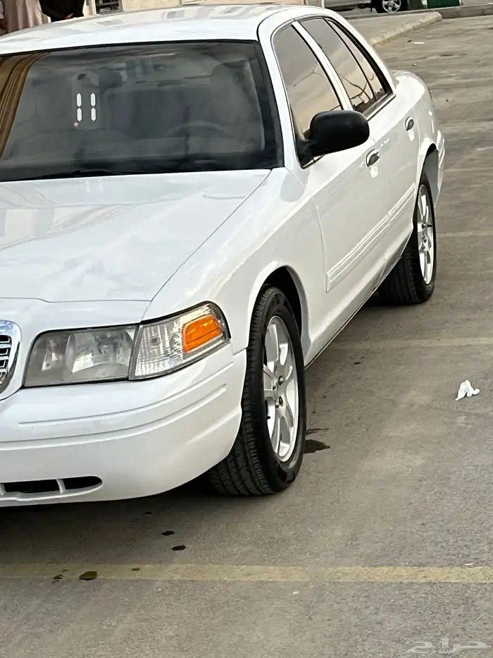 فورد كراون فاكتوريا 2011 1