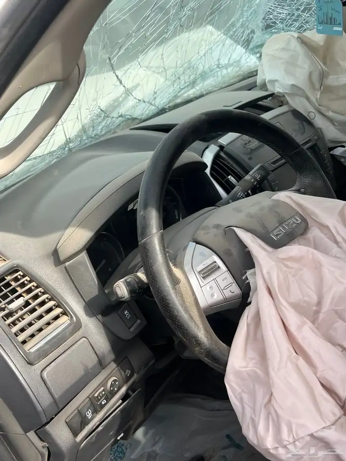 تشليح قطع جيب ايسوزو MUX دبل 2022 3