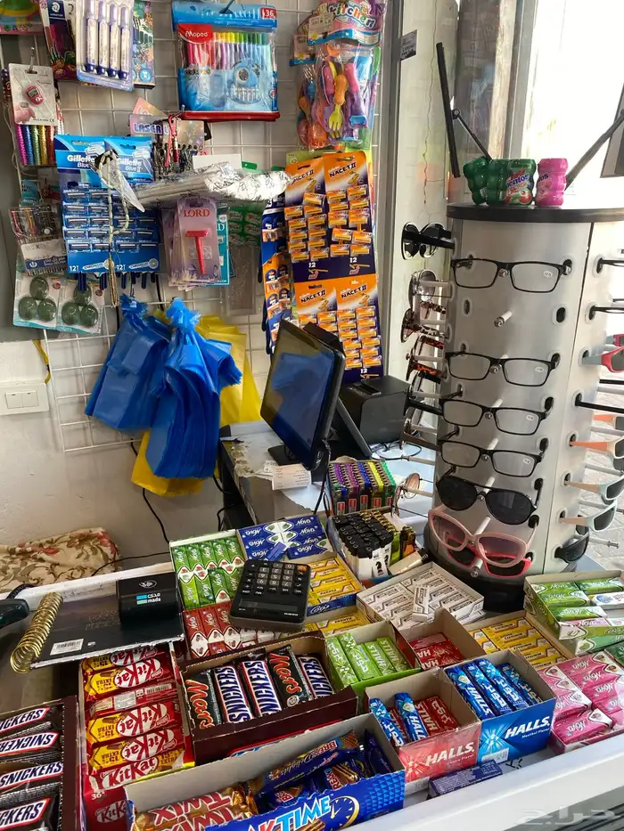 بقاله للتقبيل في راس تنوره 14