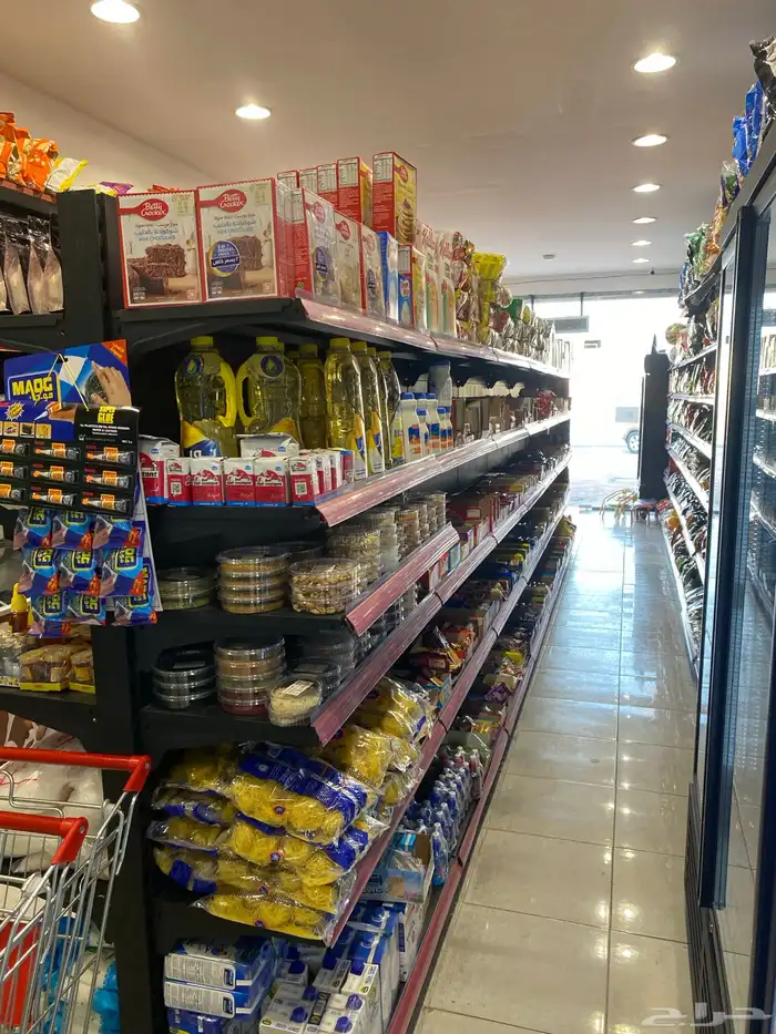 بقاله للتقبيل في راس تنوره 1