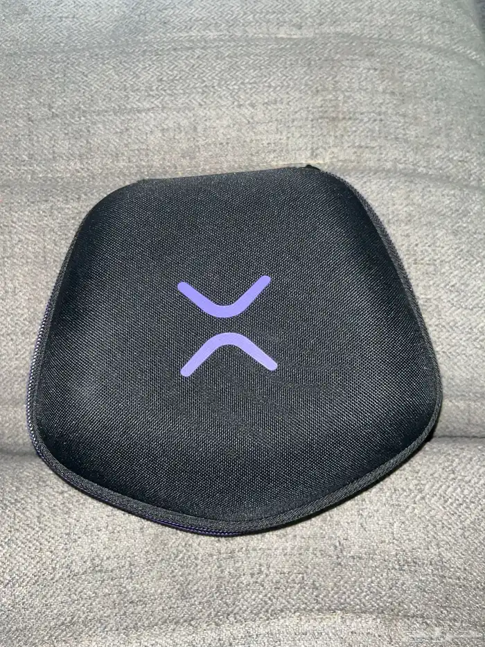 يد سوني مطورة من شركة VICTRIX 4