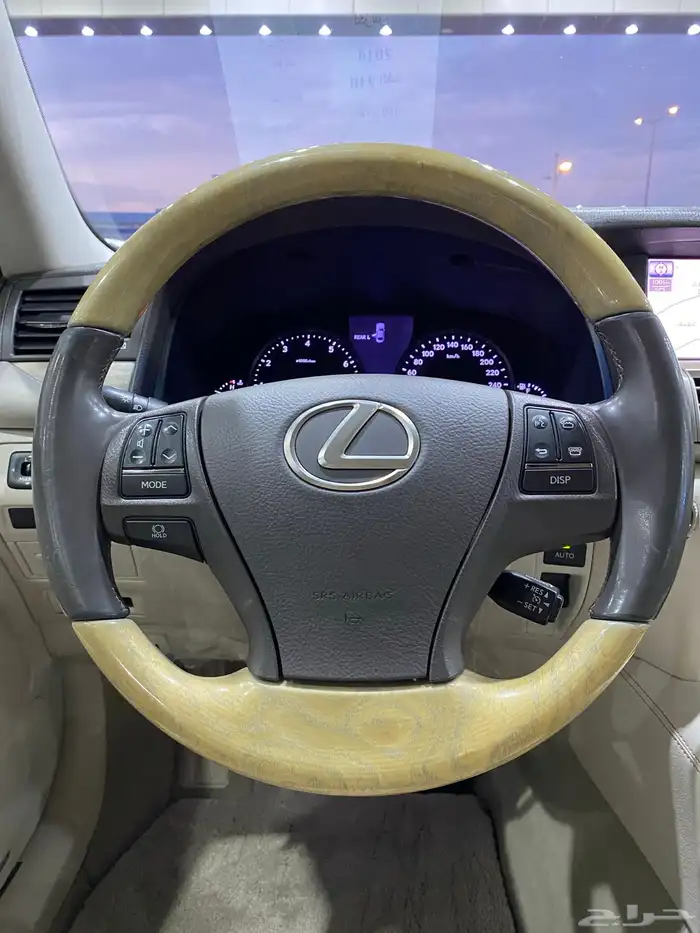 لكزس LS460 المديل 2014 العدد 210 الف 14