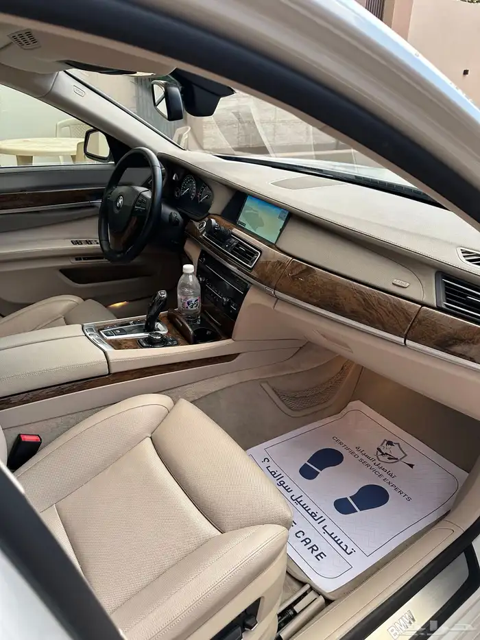 بي ام دبليو الفئة السابعة 2012 8