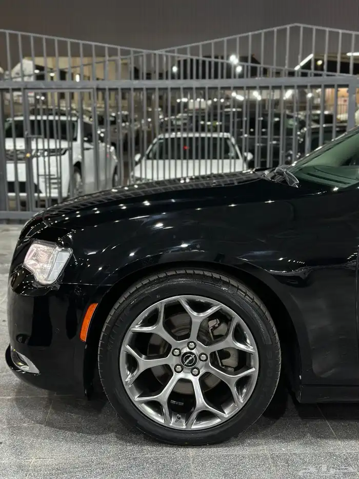 كرايزلر C300 نص فل 2021 هيمي V8 5.7 معرض(عبيد الرشيدي) 18