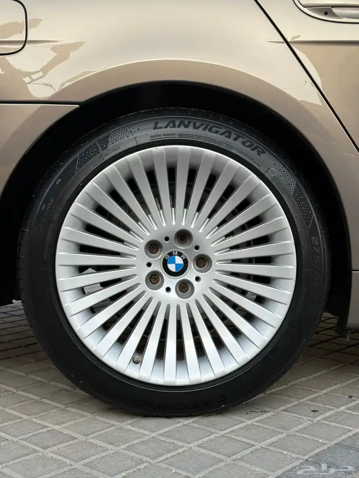 مالك اول مخزن بحالة الوكالة BMW730li 18