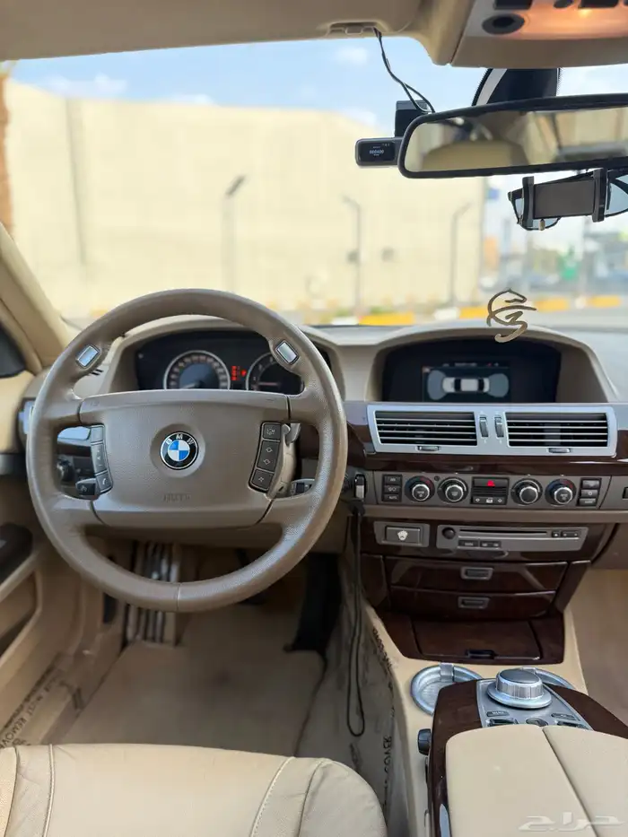 مالك اول مخزن بحالة الوكالة BMW730li 29