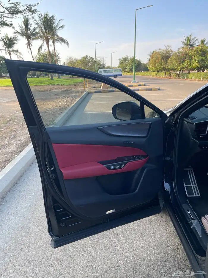 لكزس NX موديل 2024 فئة F Sport نوع بلاك اديشن 2