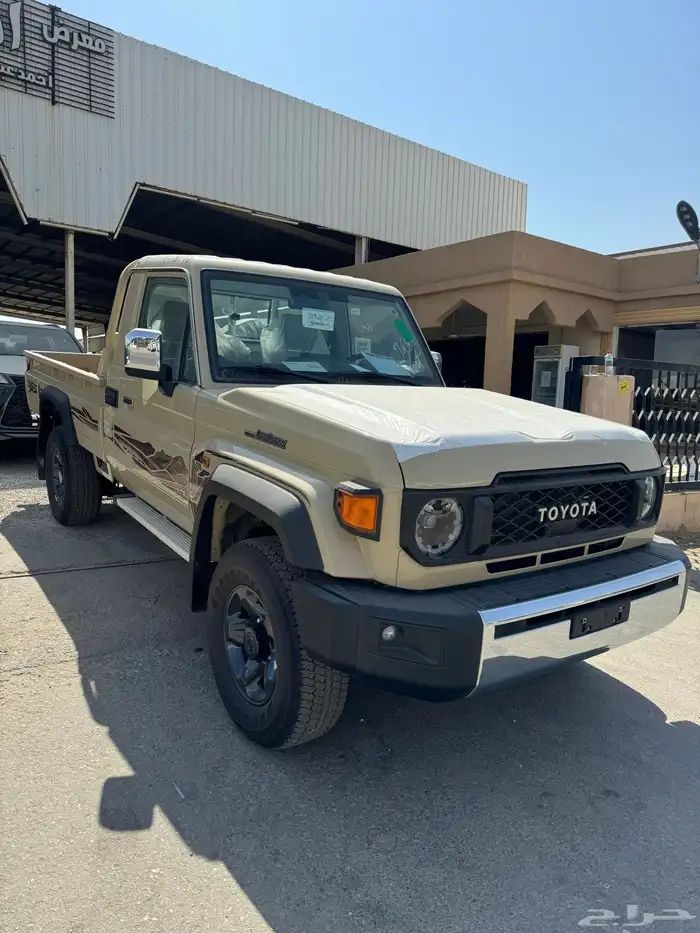 تويوتا شاص 2025 ديزل فل كامل رفرف قير عايدي سعودي جديد 4