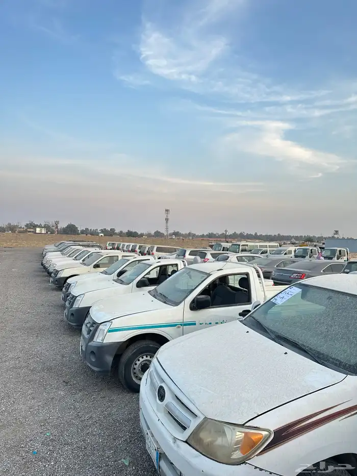 للبيع ددسن موديل 2008 وسيارات مختلفة بمزاد علني 2