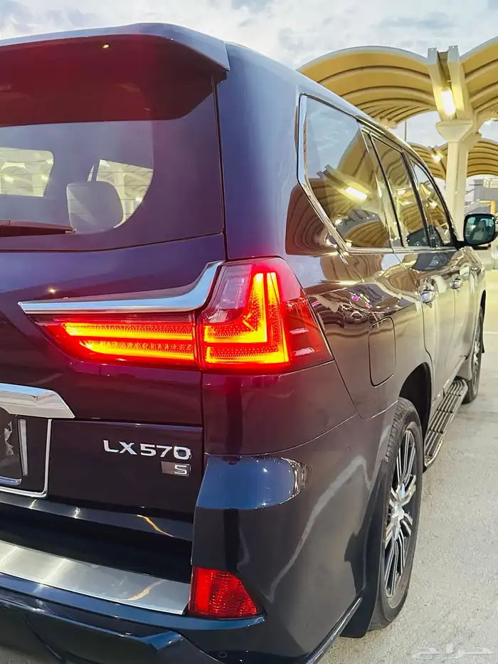 للبيع لكزس LX570s الموديل 2018 محركات وكاله السعر 225000 15