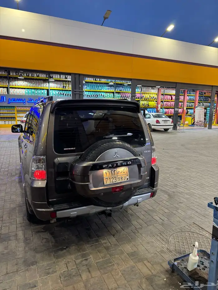 Mitsubishi pajiro 2