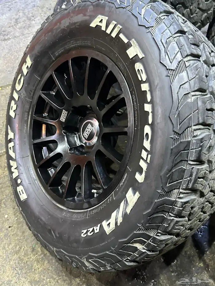 جنوط برايد 6 مسمار مع كفرات نص حجري بي واي رتش مقاس 17 4