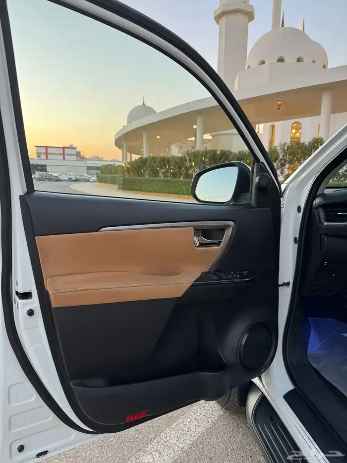 فورشنر 2023 6 سلندر VX سعودي 51