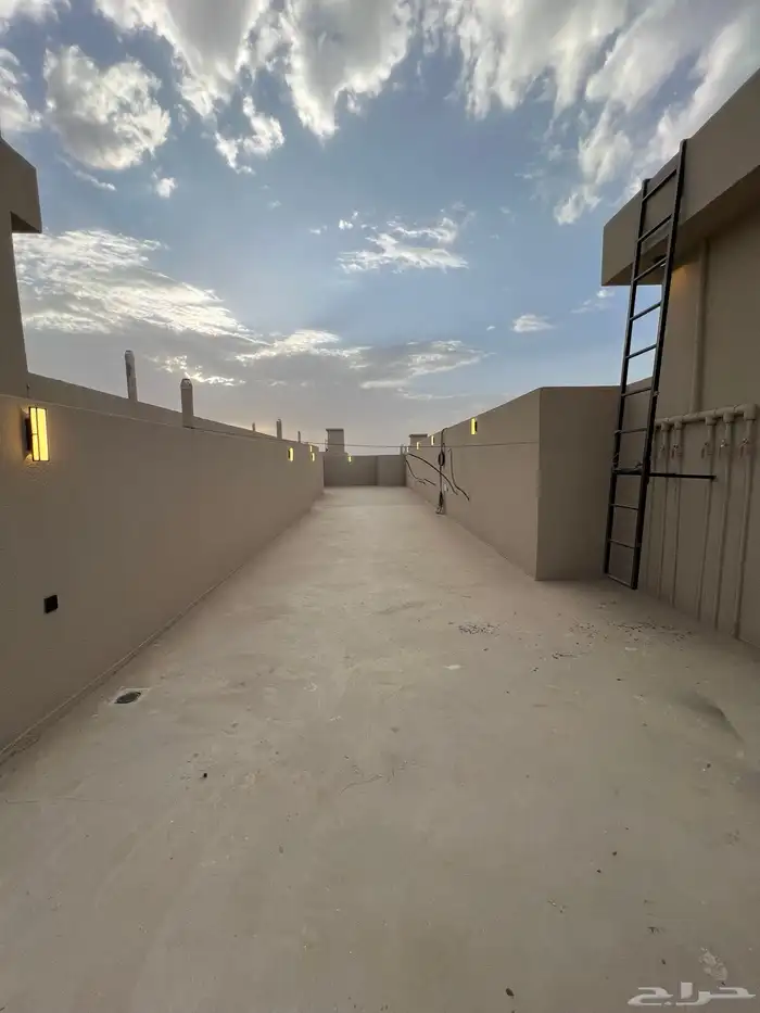 للبيع شقة علويه نظام دور من 6 غرف وسطح خاص بالخميس 500 الف 18