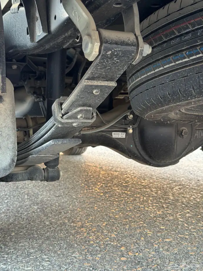 هايلوكس غماره 2023 فل كامل اصفار 38