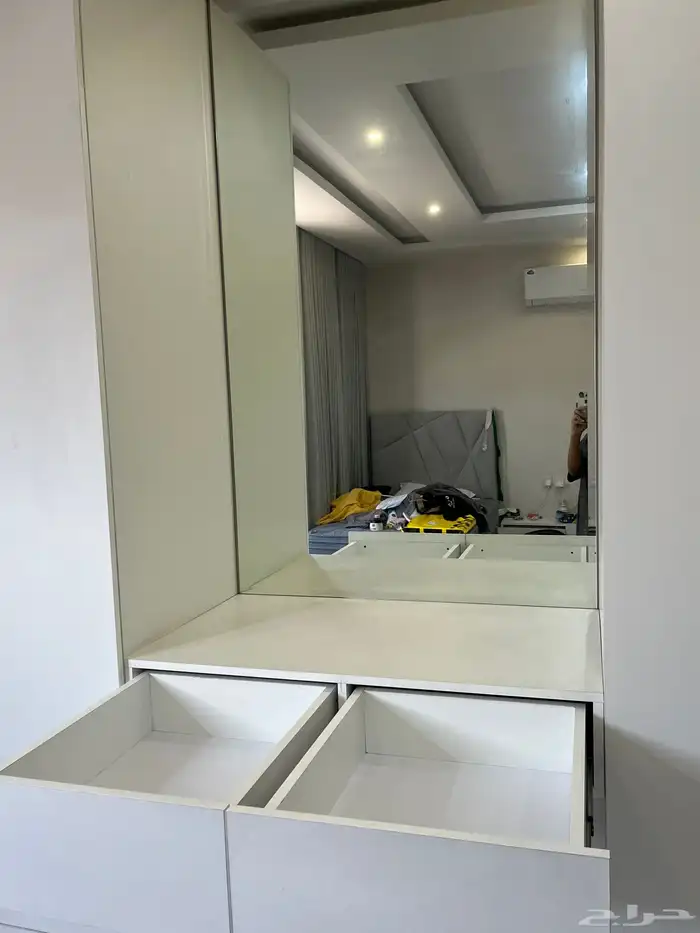 دولاب فخم خشب الماني ابيض لشخصين جديد لا يوجد اضرار 9