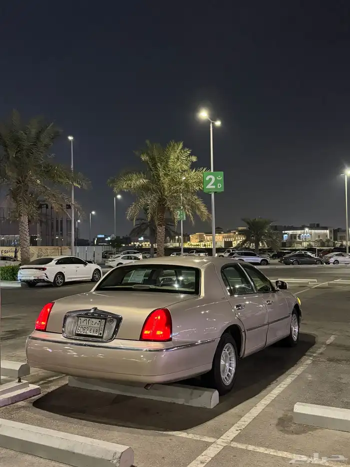 لينكون تاون كار 1998 5