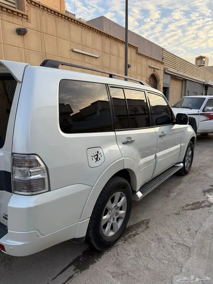 جيب باجيرو للبيع 10