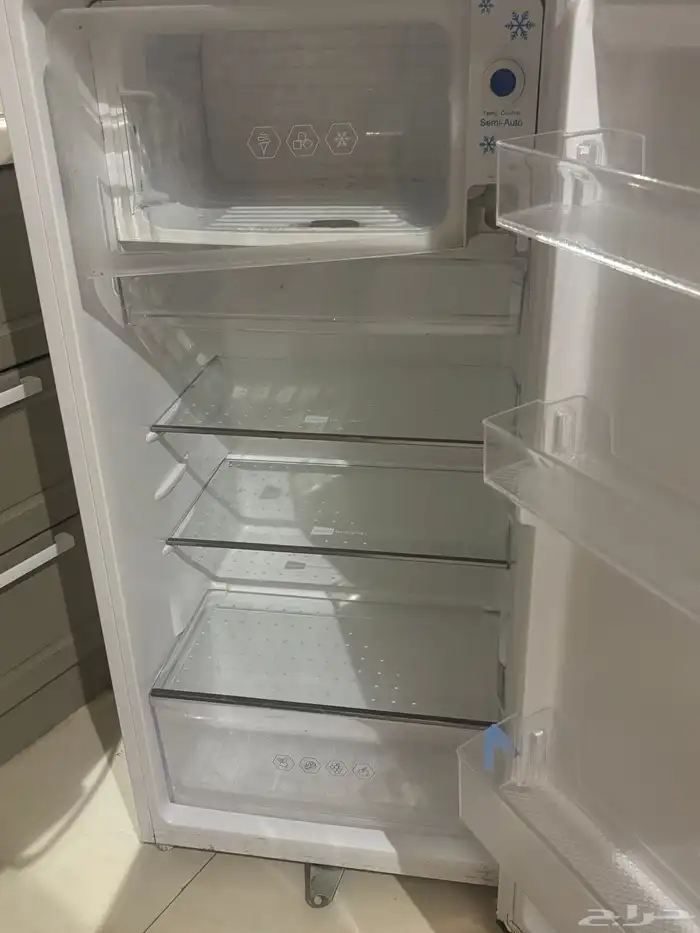 ثلاجه. وسط نضيفه استخدام بسيط 0