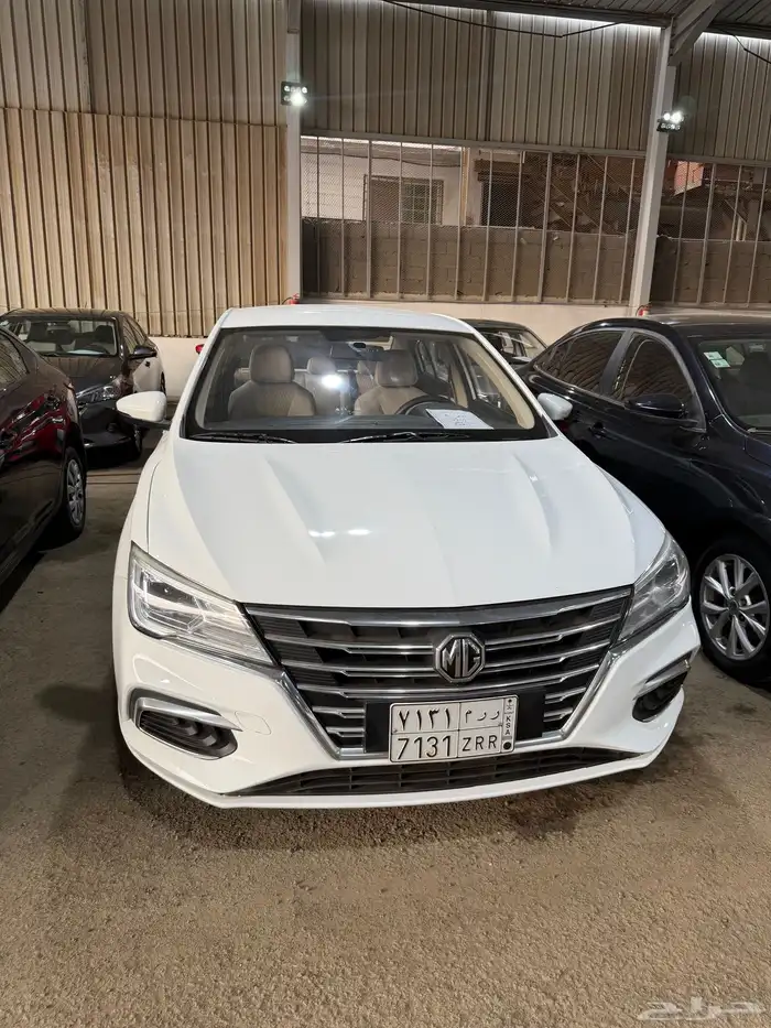 مجموعة من 10 سيارات MG 5 موديل 2023 السعر من 26000 الف 0