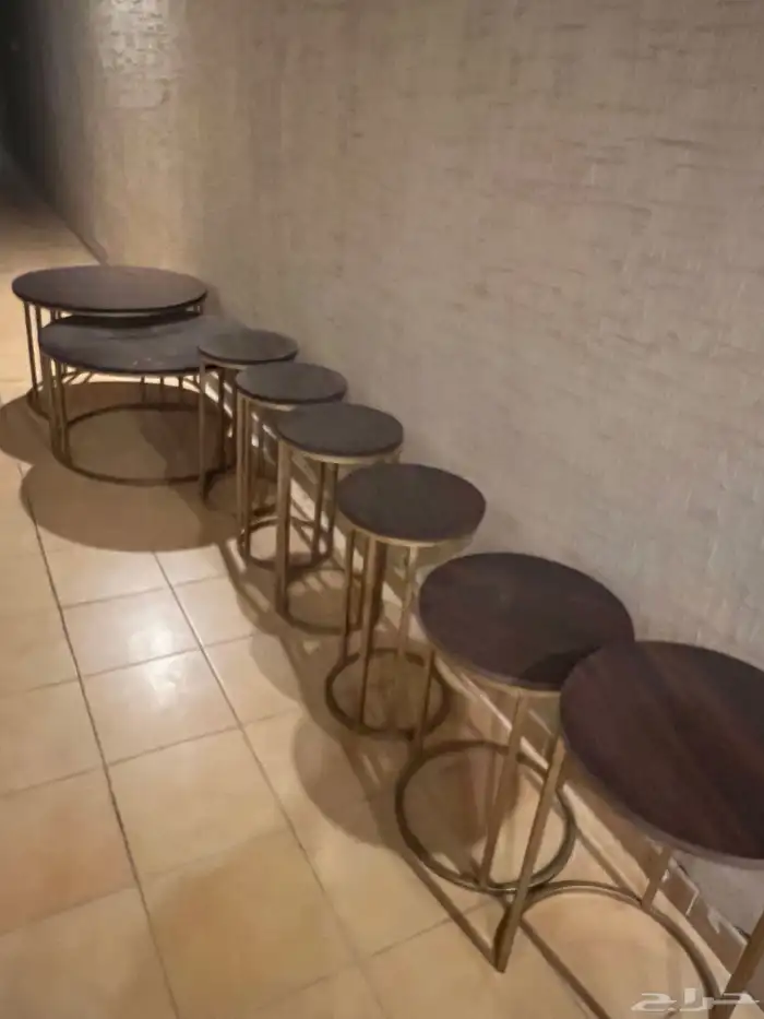 طاولات للبيع 0