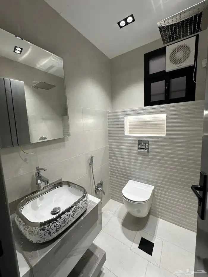 للبيع شقق فاخرة نظام ادوار حي المعارض طريق ابها الخميس 8