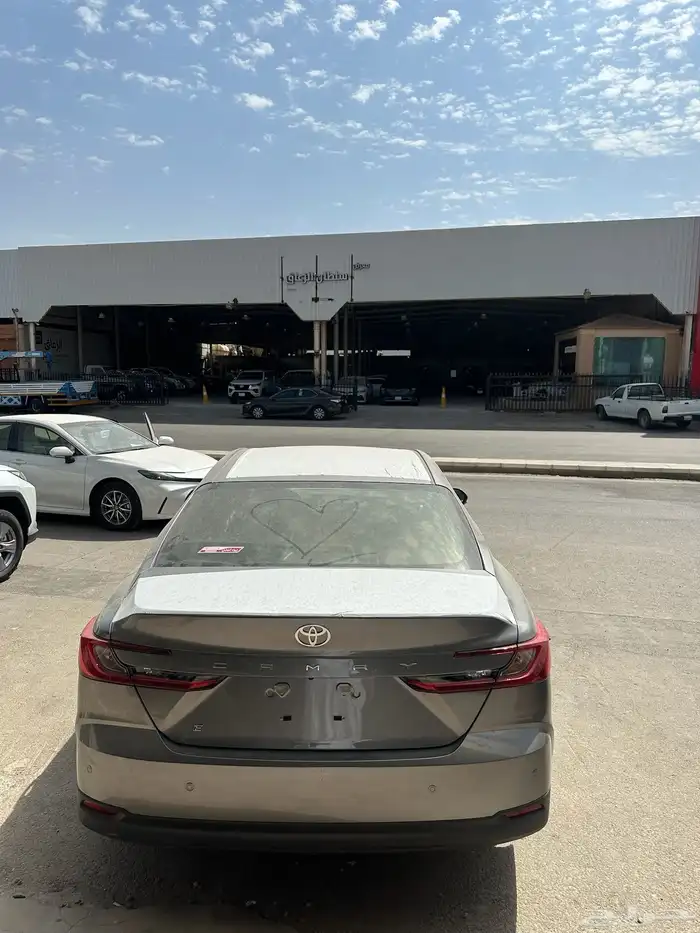 عرض خاص كامري 2025 E تيتيانيوم ستاندر سعودي ب112.900 شامل ا 1