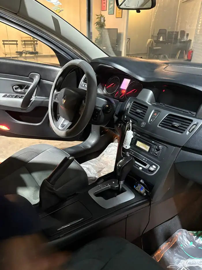 رينو سافران 2015 8