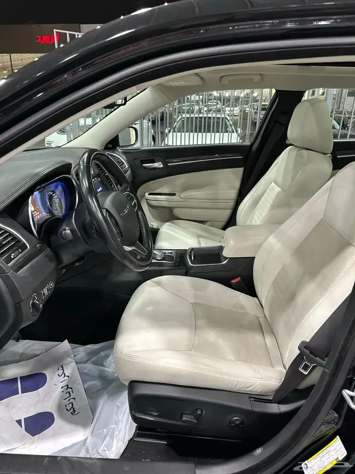كرايزلر C300 نص فل 2021 هيمي V8 5.7 معرض(عبيد الرشيدي) 22