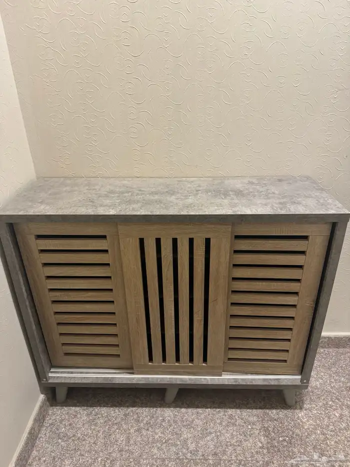 سبب البيع المكان صغير على الاغراض 1