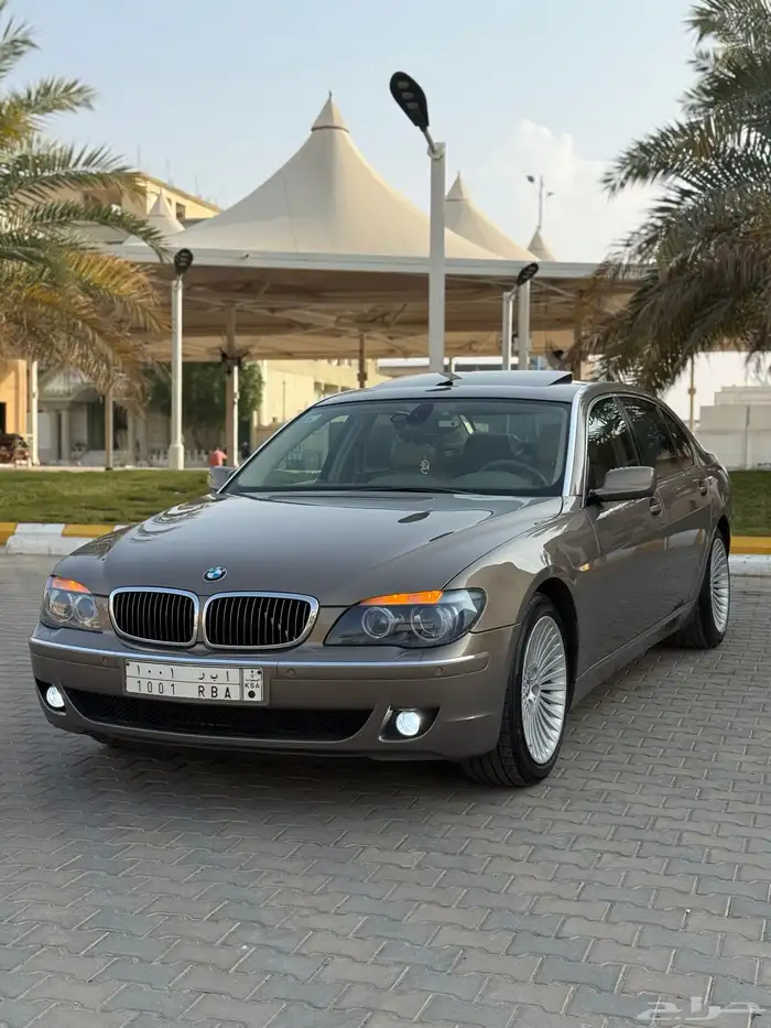 مالك اول مخزن بحالة الوكالة BMW730li 0