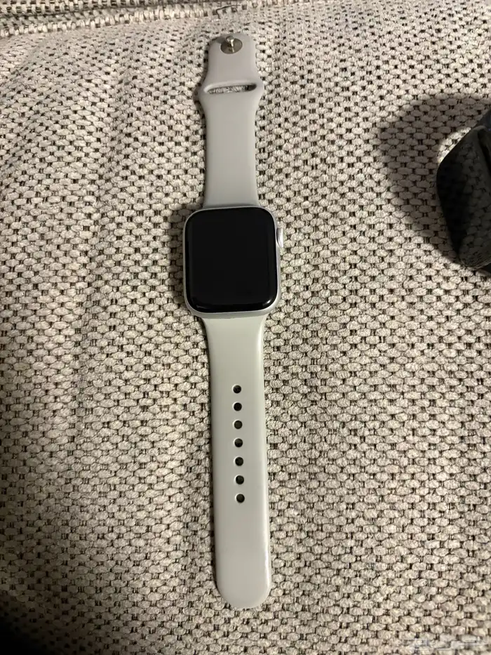 ساعة ابل SE اصدار 2020 0