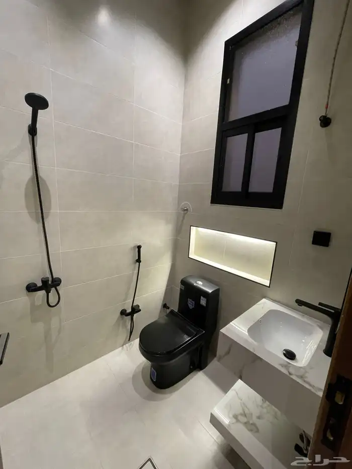 للبيع ارواف ارضيه وارواف علويه تشطيب فندقي ابها المحاله 22