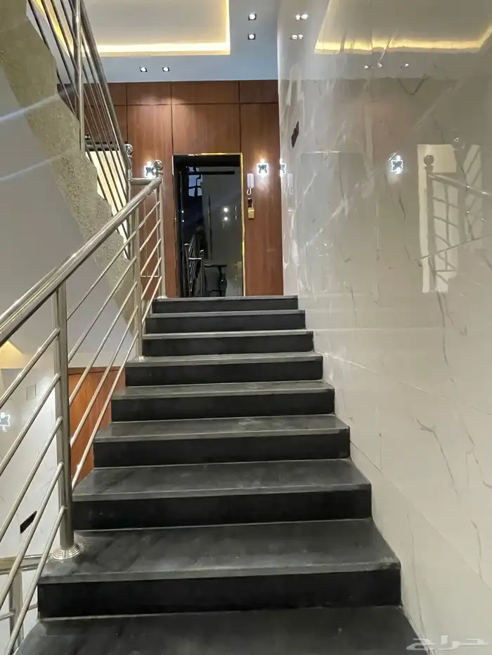 للبيع شقه علويه بسطح ومصعد جاهز 480 الف ابها ح البديع 4