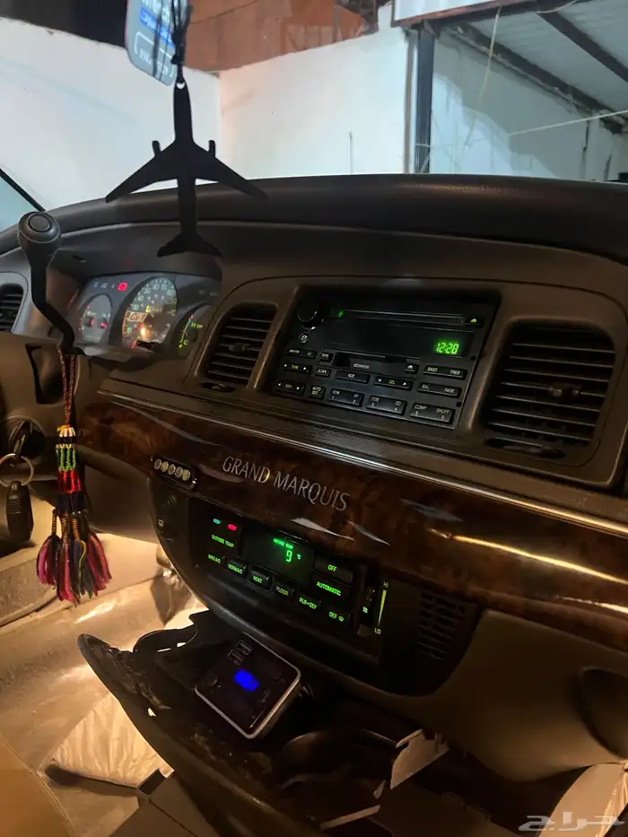 فورد قراند ماركيز 2004 فل كامل 5