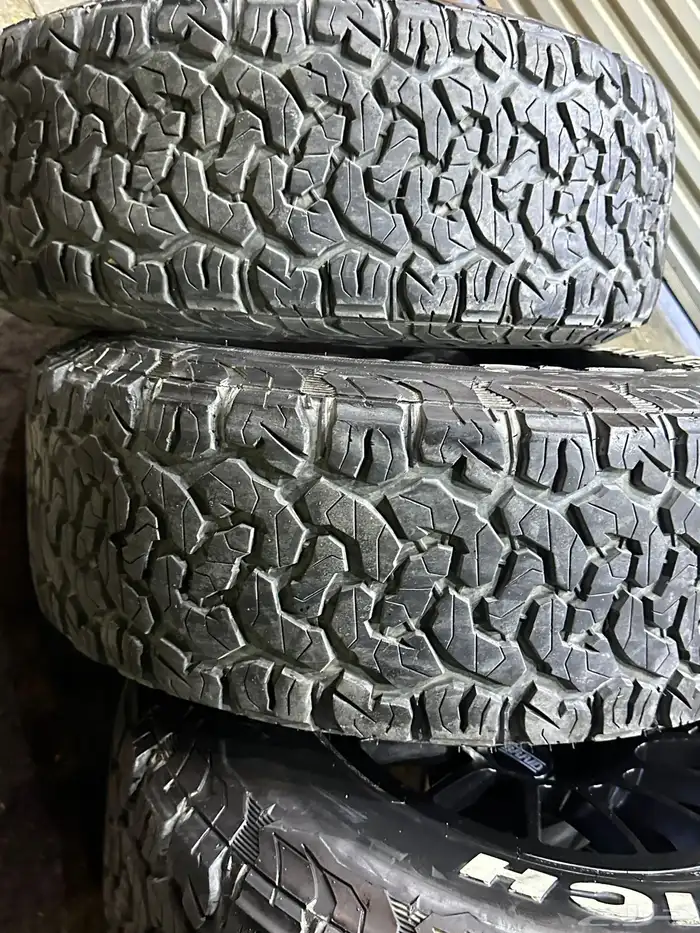 جنوط برايد 6 مسمار مع كفرات نص حجري بي واي رتش مقاس 17 30