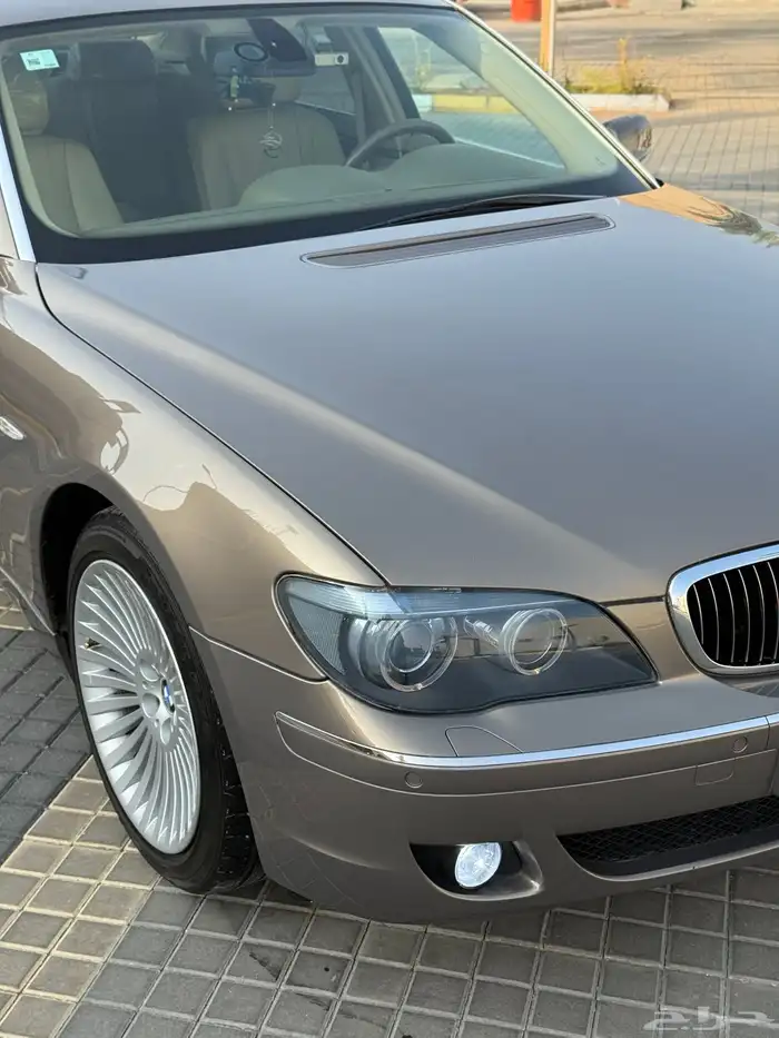 مالك اول مخزن بحالة الوكالة BMW730li 17