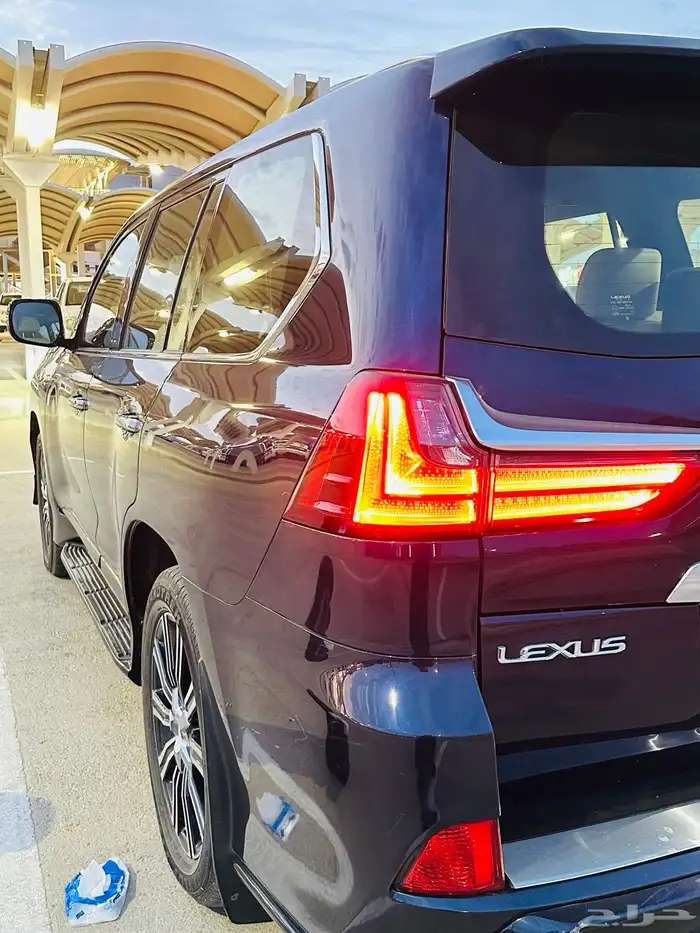 للبيع لكزس LX570s الموديل 2018 محركات وكاله السعر 225000 16