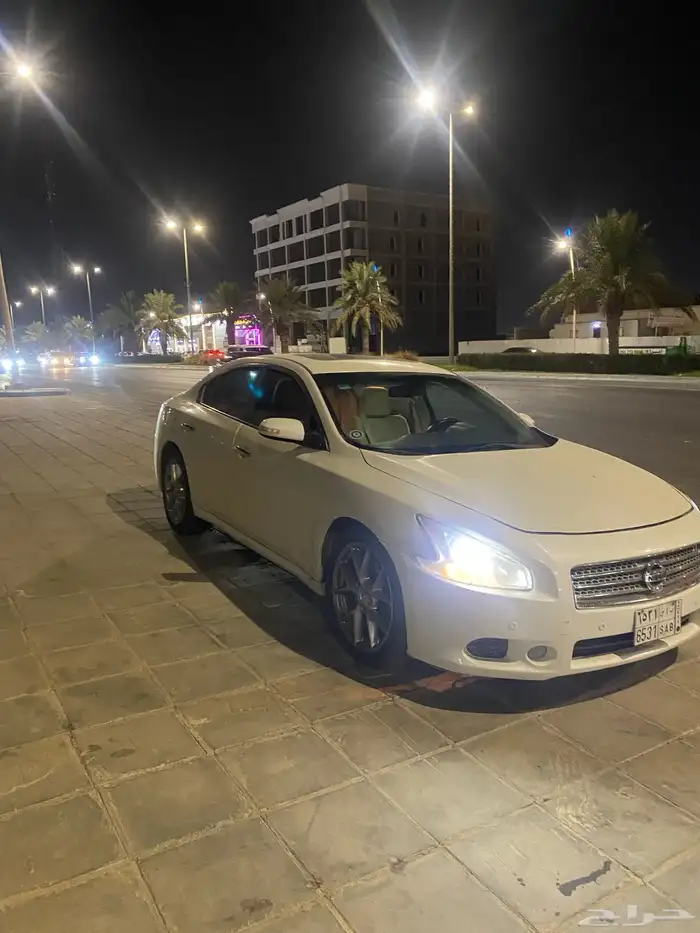 للبيع مكسيما 2010 2