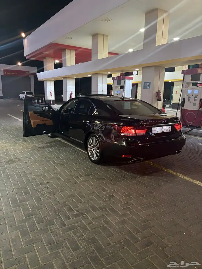 لكزس LS460L اسود 2013 نظيف جدا 15