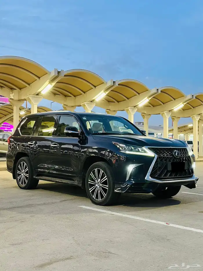 للبيع لكزس LX570s الموديل 2018 محركات وكاله السعر 225000 0