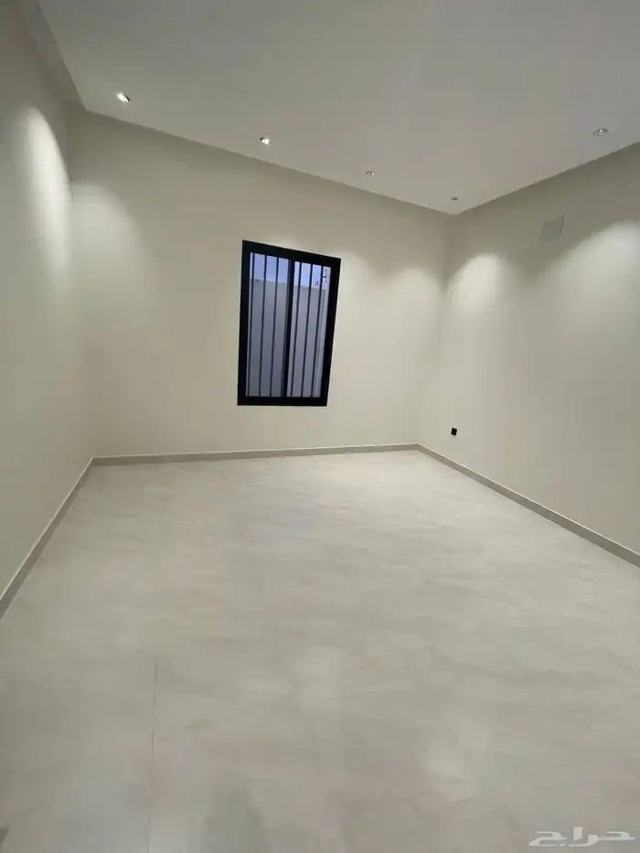 للبيع ارواف ارضيه وارواف علويه تشطيب فندقي ابها المحاله 52