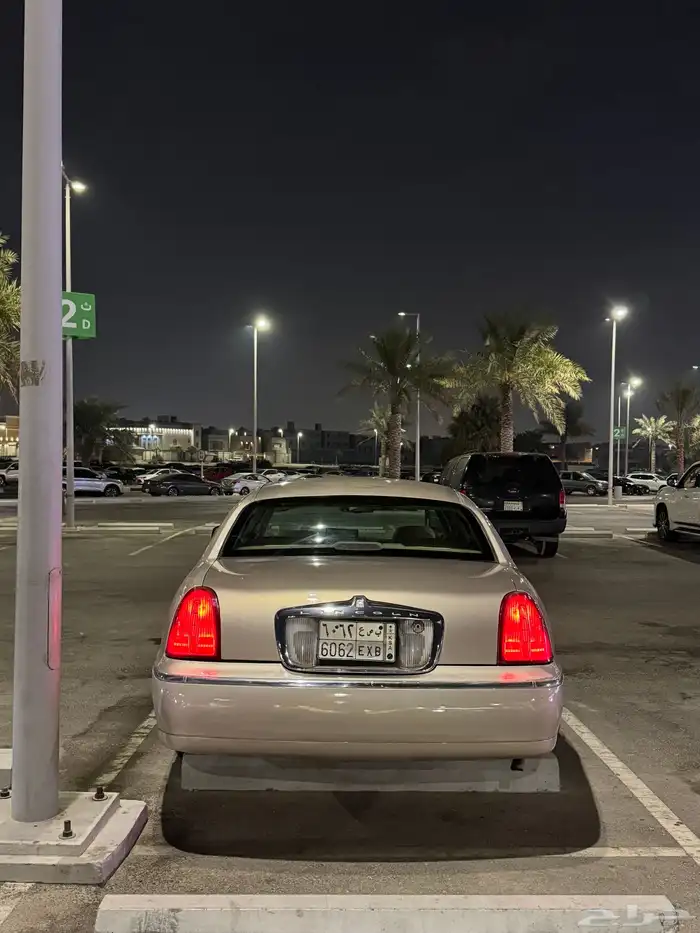 لينكون تاون كار 1998 4